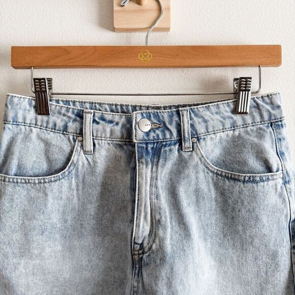 Tgla Raw Hem Denim Shorts Size 28 - Picture 3 of 6